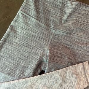 NEW Lululemon leggings, size 6